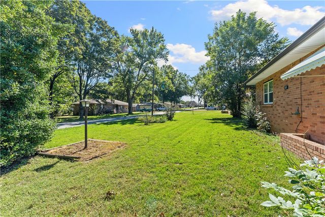 1051 Asboth Street, Pea Ridge, AR 72751