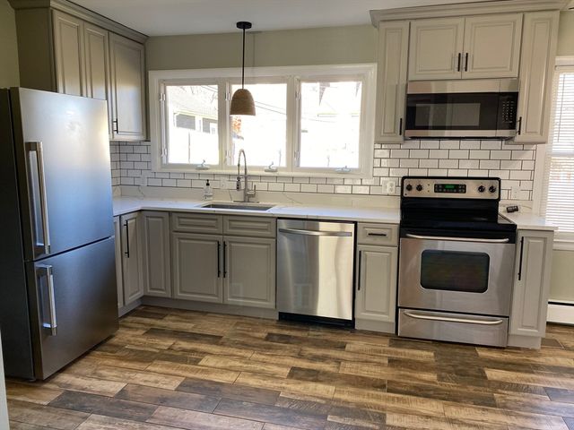 37 Laura Ln, Holyoke, MA 01040