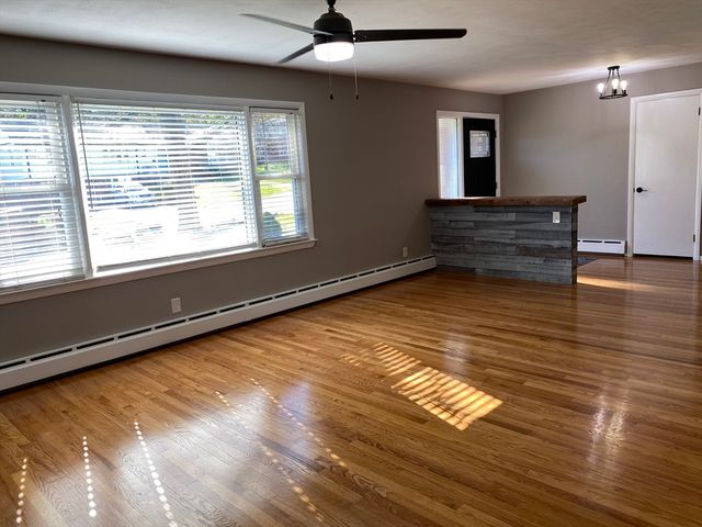 37 Laura Ln, Holyoke, MA 01040