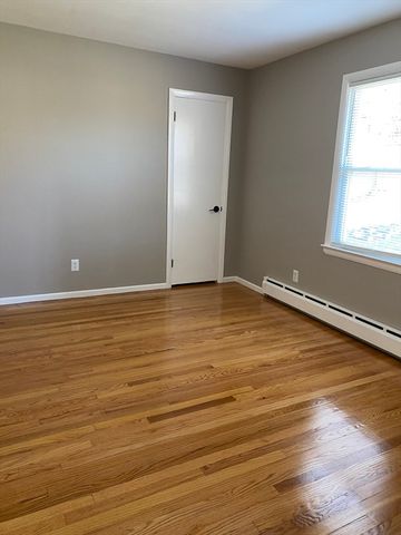 37 Laura Ln, Holyoke, MA 01040