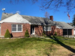 37 Laura Ln, Holyoke, MA 01040