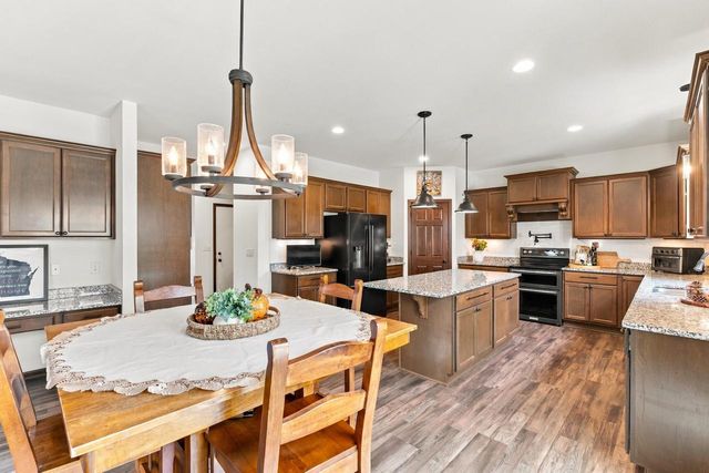 W275N342 Arrowhead TRAIL, Waukesha, WI 53188