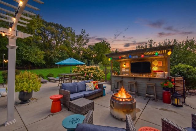W275N342 Arrowhead TRAIL, Waukesha, WI 53188