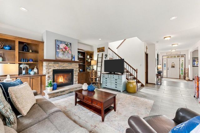 W275N342 Arrowhead TRAIL, Waukesha, WI 53188