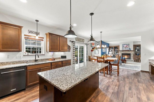 W275N342 Arrowhead TRAIL, Waukesha, WI 53188
