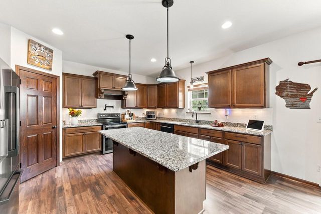 W275N342 Arrowhead TRAIL, Waukesha, WI 53188