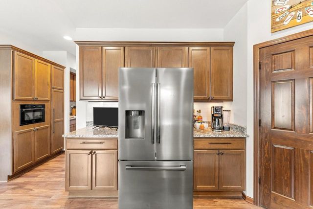 W275N342 Arrowhead TRAIL, Waukesha, WI 53188