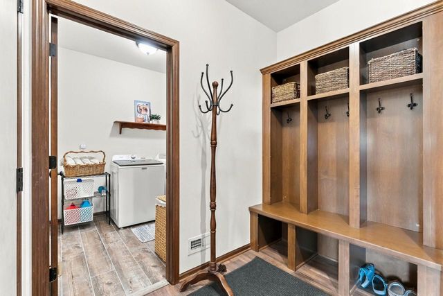 W275N342 Arrowhead TRAIL, Waukesha, WI 53188