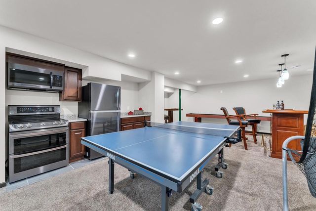 W275N342 Arrowhead TRAIL, Waukesha, WI 53188