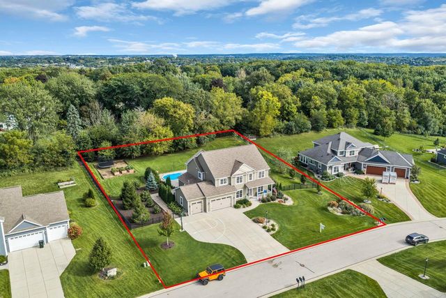 W275N342 Arrowhead TRAIL, Waukesha, WI 53188