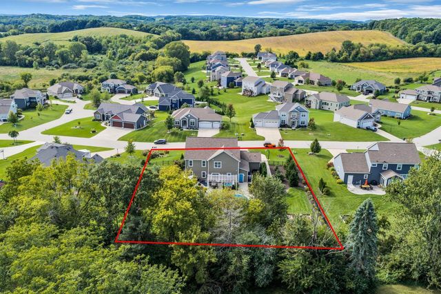 W275N342 Arrowhead TRAIL, Waukesha, WI 53188