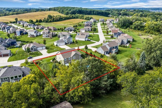 W275N342 Arrowhead TRAIL, Waukesha, WI 53188