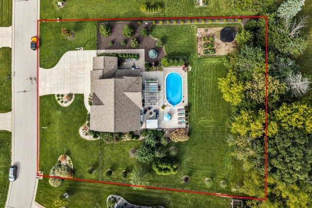 W275N342 Arrowhead TRAIL, Waukesha, WI 53188