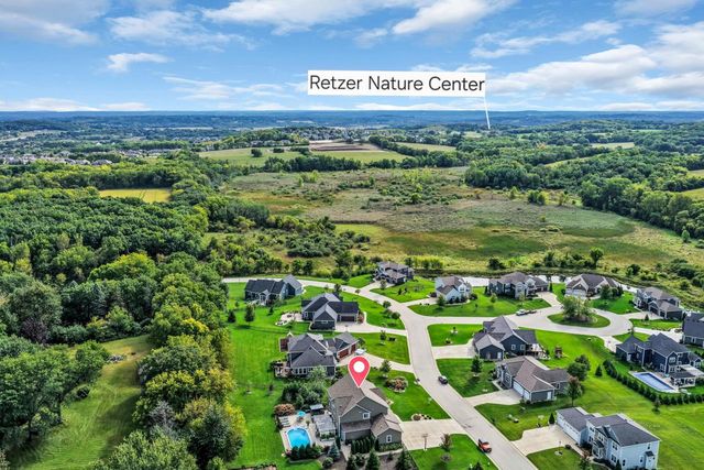 W275N342 Arrowhead TRAIL, Waukesha, WI 53188