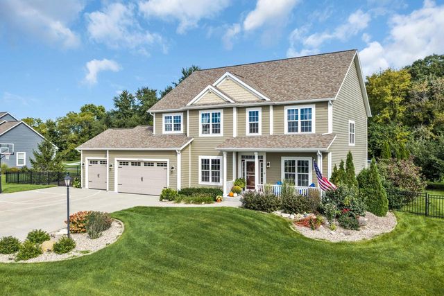 W275N342 Arrowhead TRAIL, Waukesha, WI 53188
