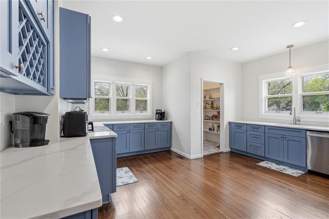 115 S Walnut Street, Olathe, KS 66061