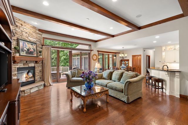 770 Quinlan Court, Crown Point, IN 46307