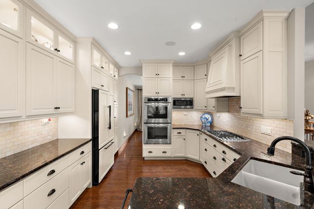 770 Quinlan Court, Crown Point, IN 46307