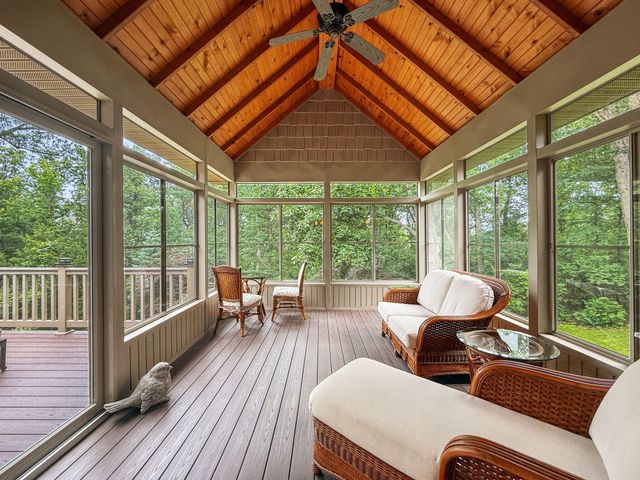 770 Quinlan Court, Crown Point, IN 46307