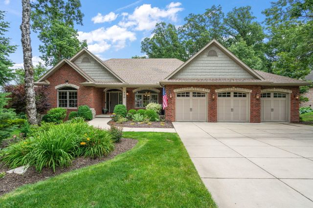 770 Quinlan Court, Crown Point, IN 46307