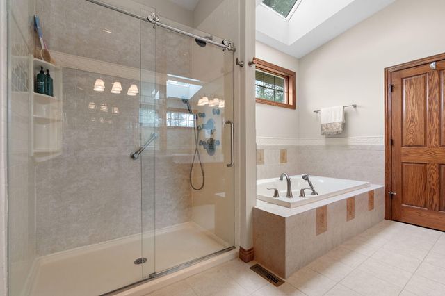 770 Quinlan Court, Crown Point, IN 46307