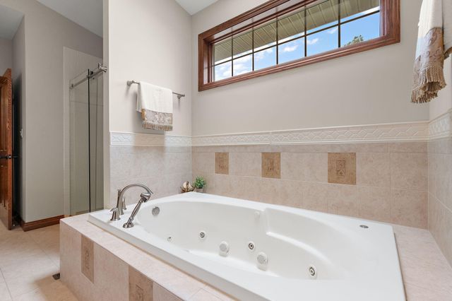770 Quinlan Court, Crown Point, IN 46307