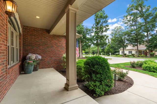770 Quinlan Court, Crown Point, IN 46307