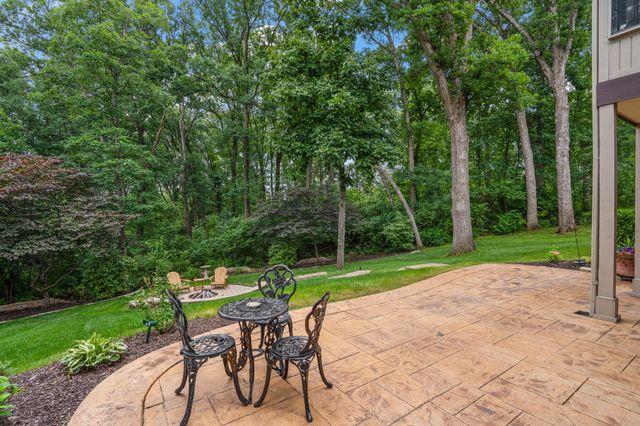 770 Quinlan Court, Crown Point, IN 46307