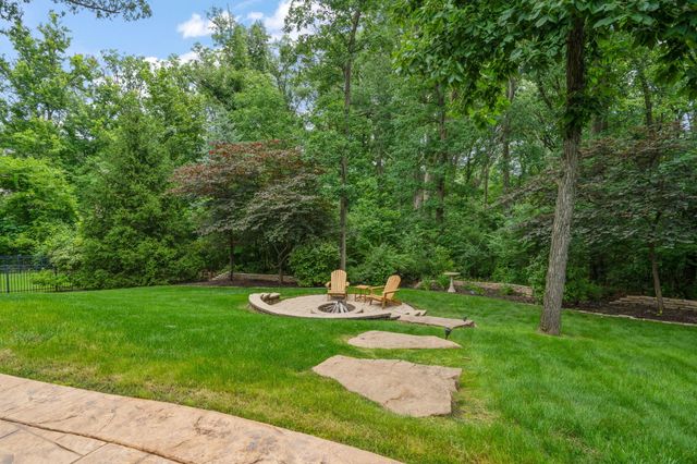 770 Quinlan Court, Crown Point, IN 46307