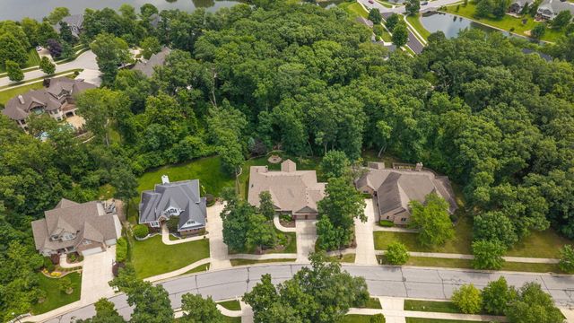770 Quinlan Court, Crown Point, IN 46307