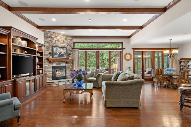 770 Quinlan Court, Crown Point, IN 46307