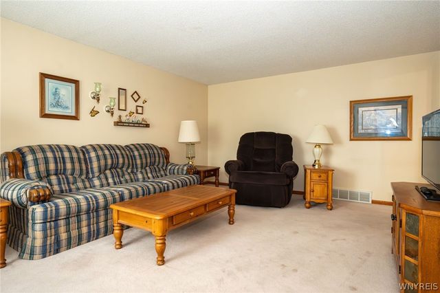 22 Guenther Avenue, Tonawanda, NY 14150