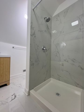 4537 S Hermitage Avenue 2R, Chicago, IL 60609