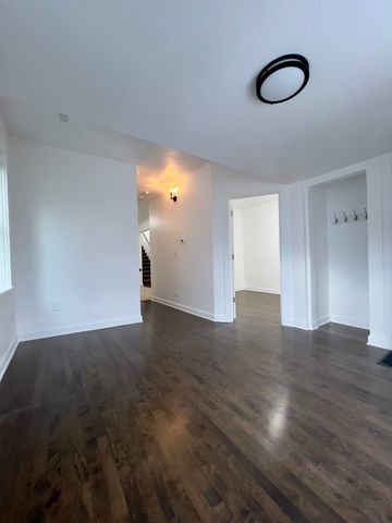 4537 S Hermitage Avenue 2R, Chicago, IL 60609