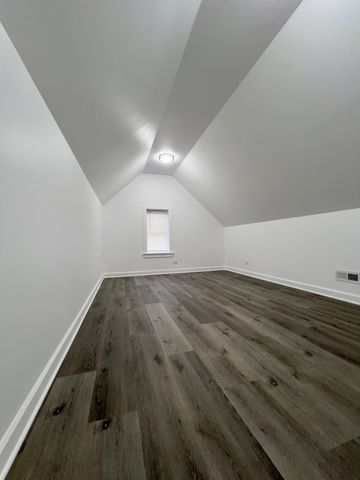 4537 S Hermitage Avenue 2R, Chicago, IL 60609