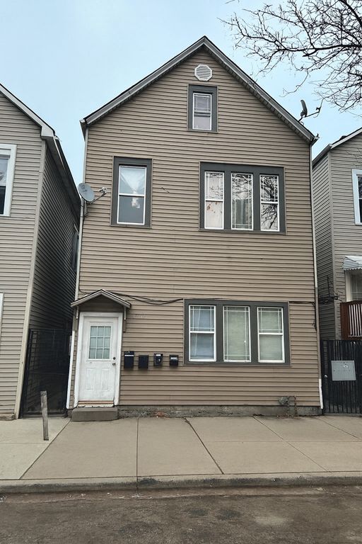 4537 S Hermitage Avenue 2R, Chicago, IL 60609