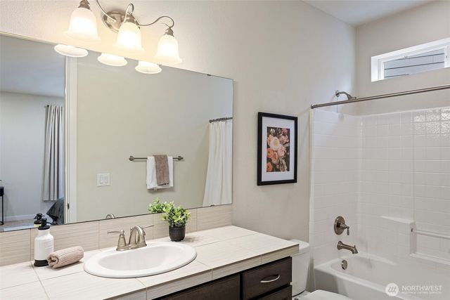 34015 SE Vaughan Street, Snoqualmie, WA 98065