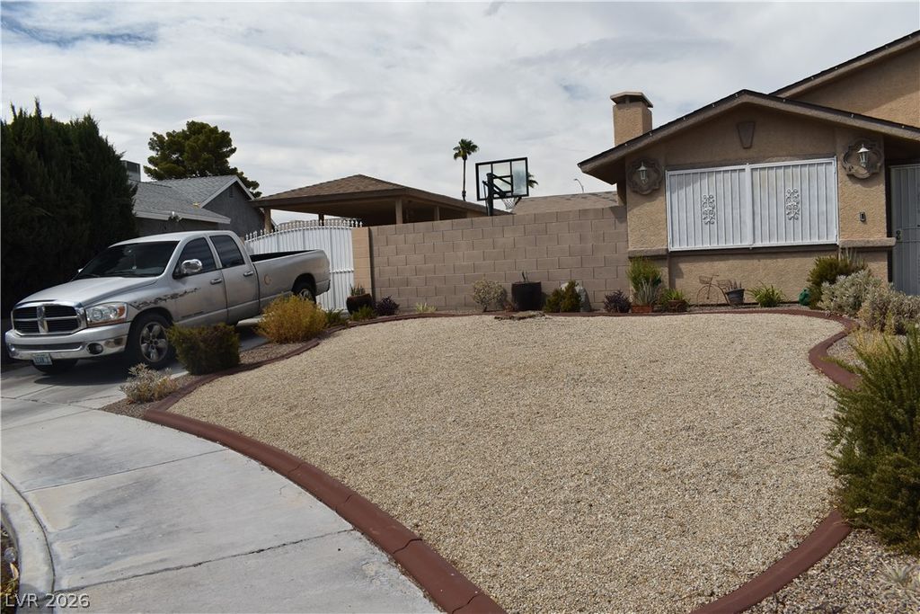 5820 La Jolla Way, Las Vegas, NV 89108 — photo 2