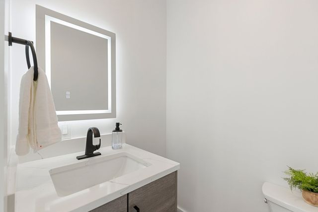 658 Mystic Ave A, Somerville, MA 02145