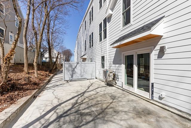 658 Mystic Ave A, Somerville, MA 02145