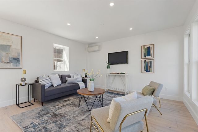 658 Mystic Ave A, Somerville, MA 02145