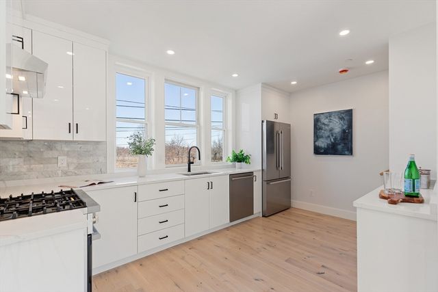 658 Mystic Ave A, Somerville, MA 02145