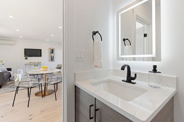 658 Mystic Ave A, Somerville, MA 02145