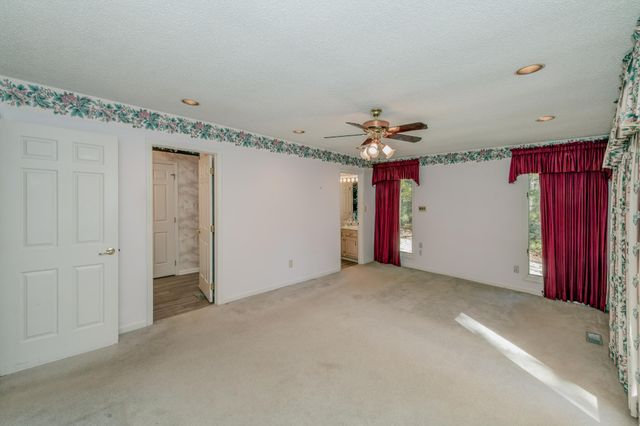 128 W Hills Court, Harriman, TN 37748