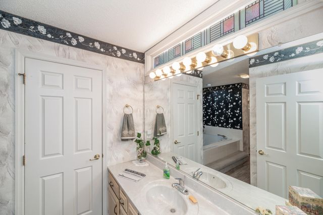 128 W Hills Court, Harriman, TN 37748