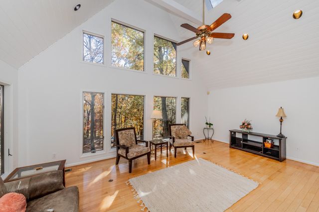 128 W Hills Court, Harriman, TN 37748