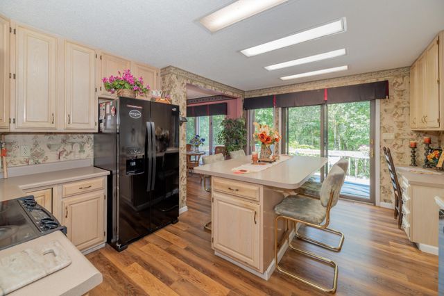 128 W Hills Court, Harriman, TN 37748