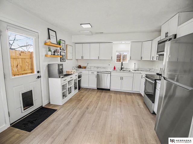 4301 S 54th Street, Lincoln, NE 68506