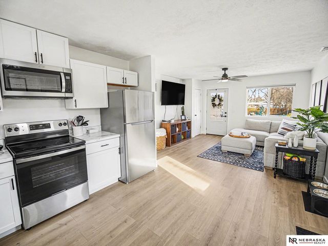 4301 S 54th Street, Lincoln, NE 68506