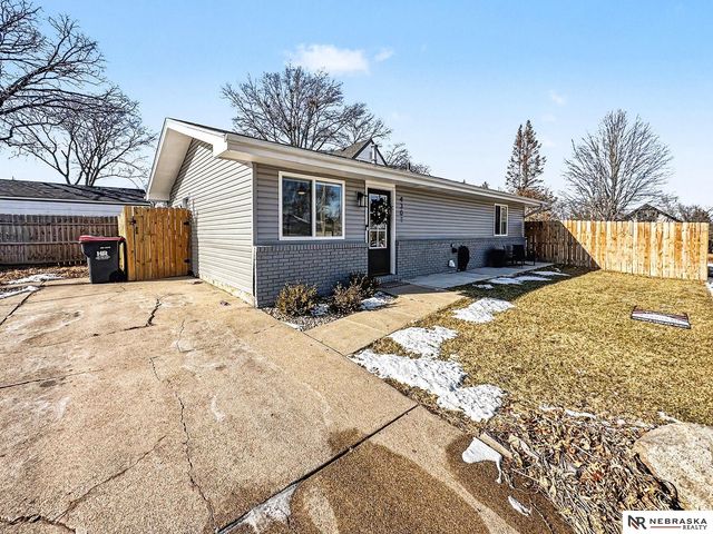 4301 S 54th Street, Lincoln, NE 68506